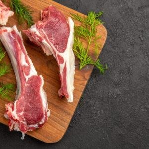 Côtes manche agneau (400 g / prix au kg : 27,12 €)